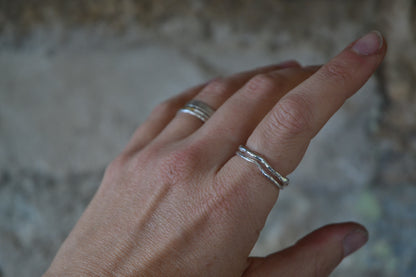 a pair of molten stacking rings